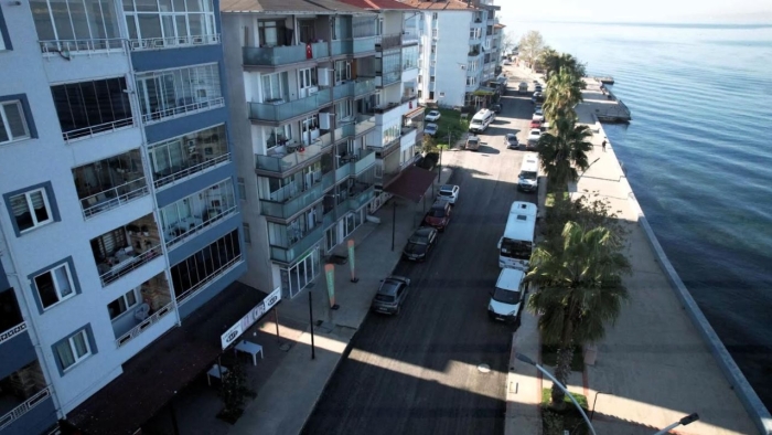 Gölcük Halıdere sahilinde üstyapı sil baştan